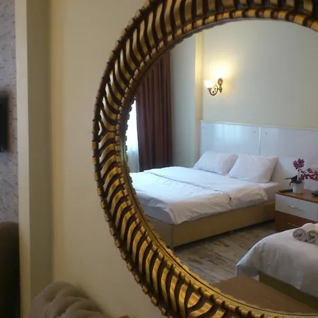 Pera Main Hotel 2*