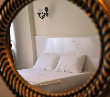 Pera Main Hotel 2*