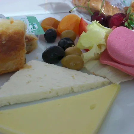 Pera Main Hotel 2*