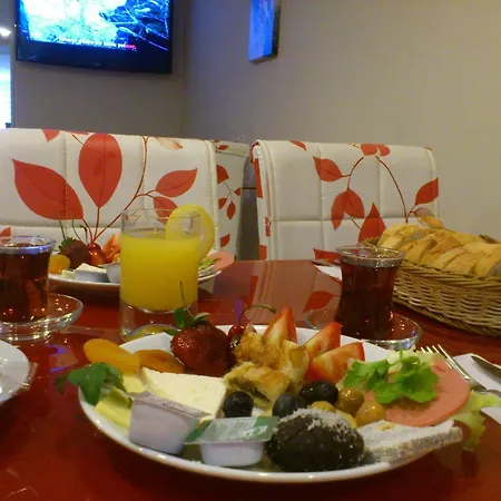 Pera Main Hotel 2*