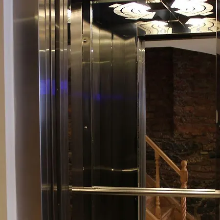 Pera Main ホテル 2*