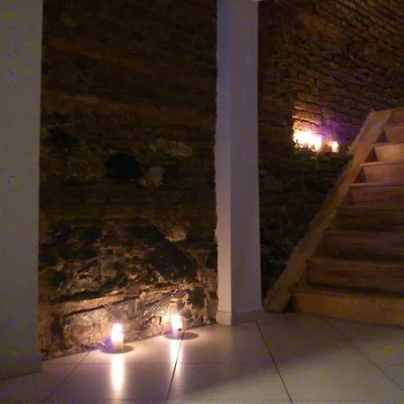 Pera Main Szálloda 2*