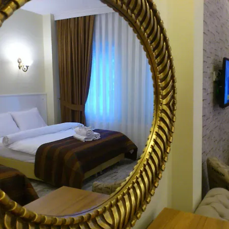 Pera Main Szálloda 2*